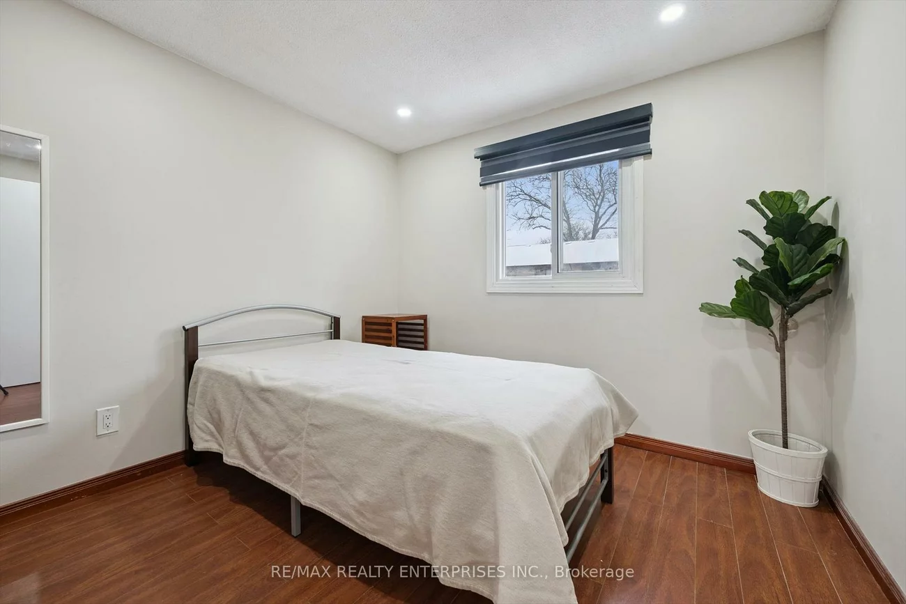 105, Hansen, Madoc, Brampton