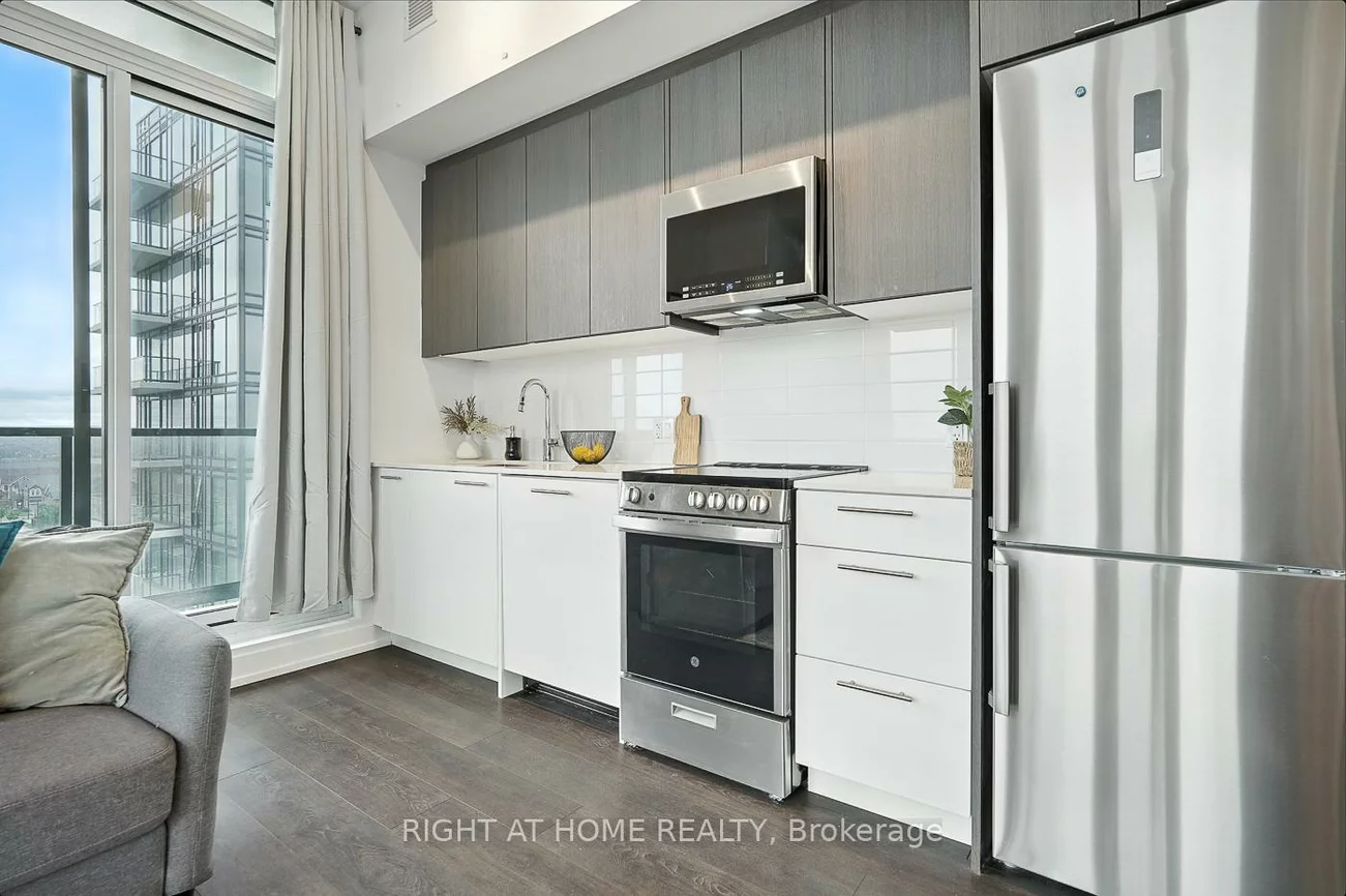 215, Veterans, Northwest Brampton, Brampton