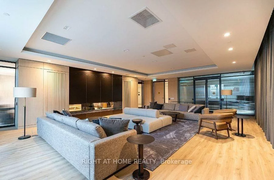 215, Veterans, Northwest Brampton, Brampton