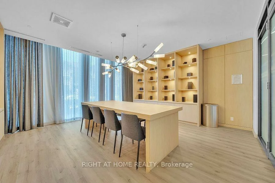 215, Veterans, Northwest Brampton, Brampton