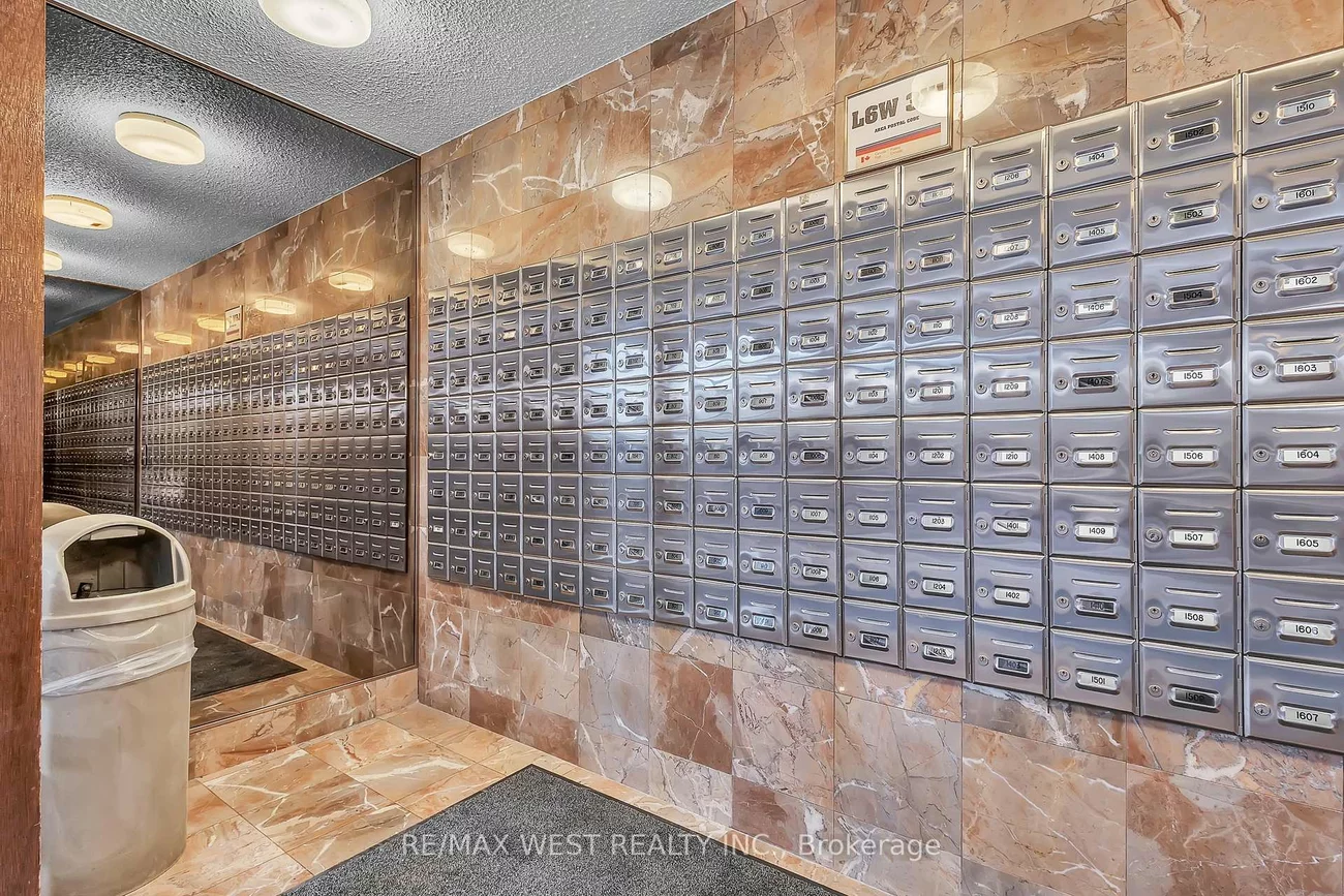 100, County Court, Fletcher's Creek South, Brampton