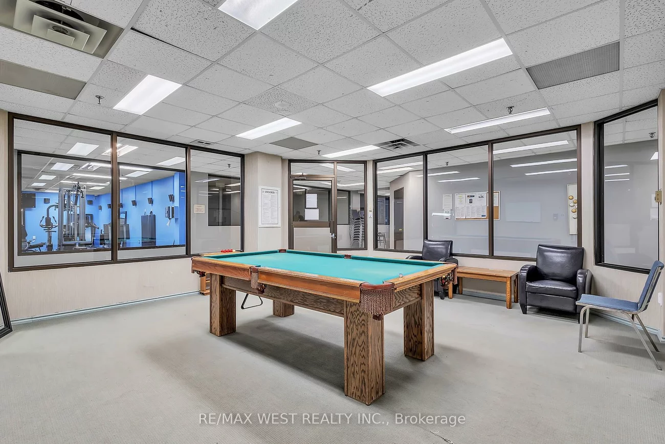 100, County Court, Fletcher's Creek South, Brampton