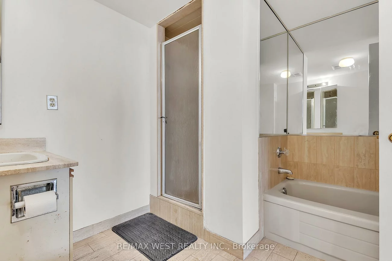 100, County Court, Fletcher's Creek South, Brampton