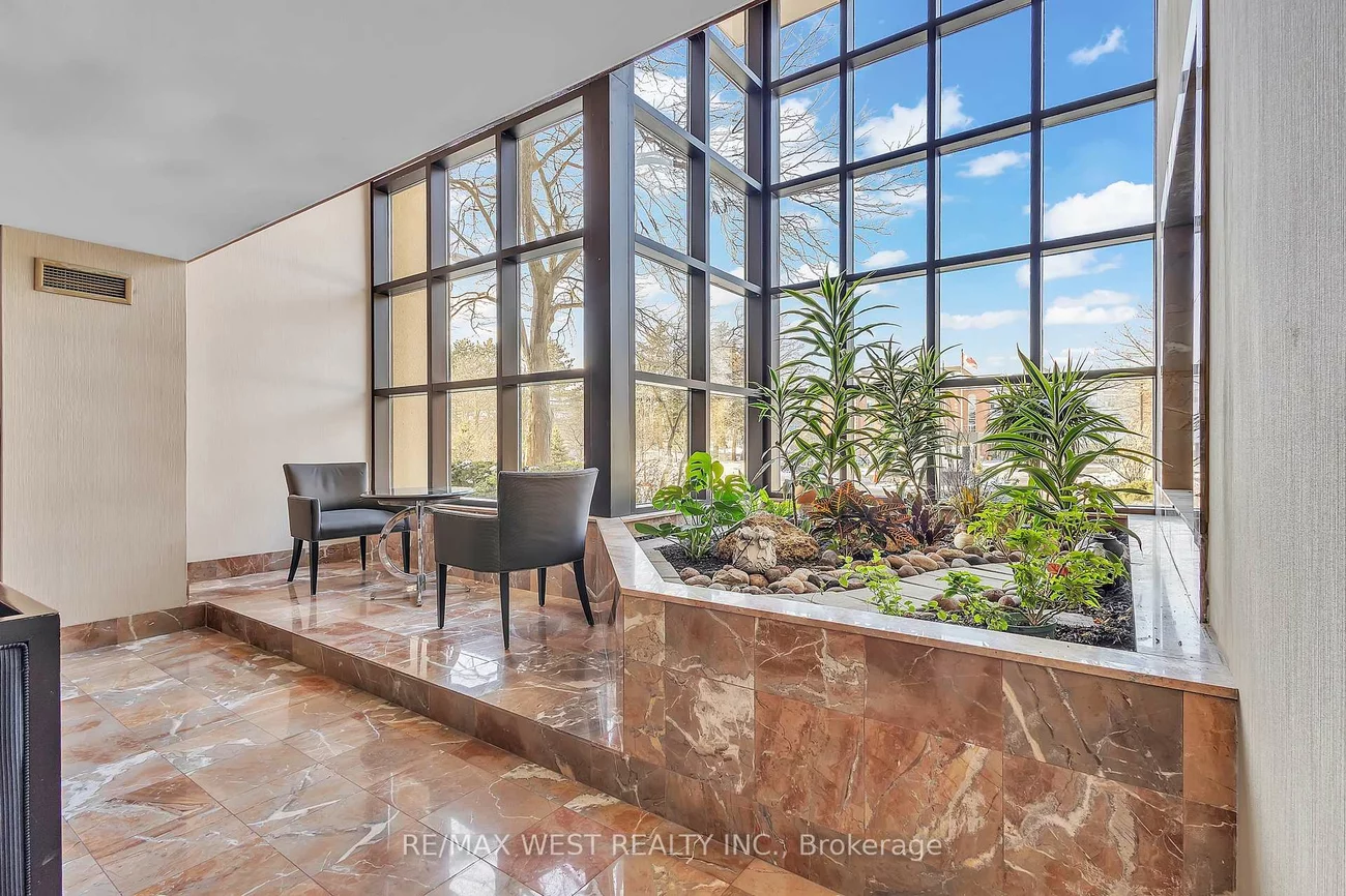 100, County Court, Fletcher's Creek South, Brampton