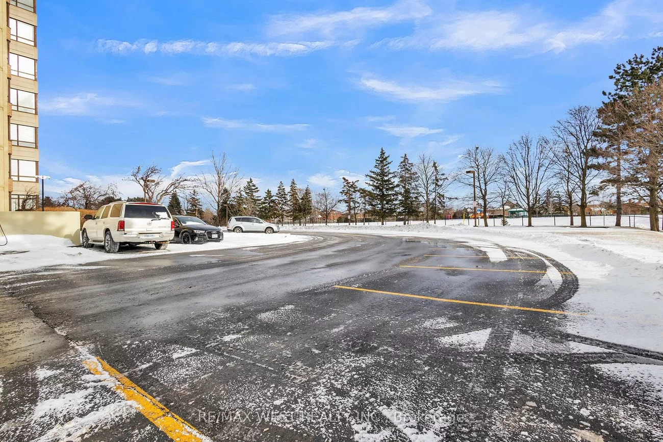 100, County Court, Fletcher's Creek South, Brampton