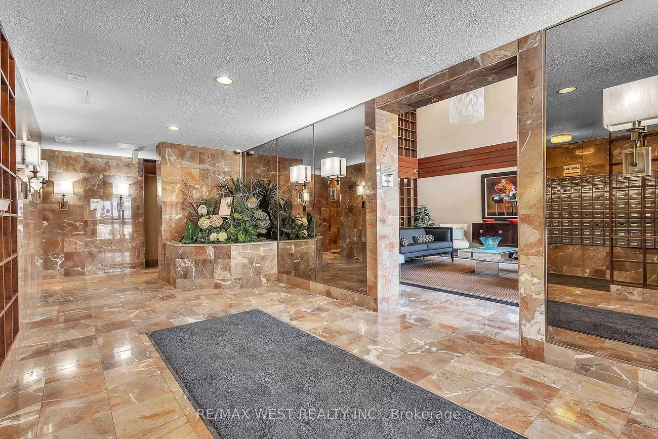 100, County Court, Fletcher's Creek South, Brampton