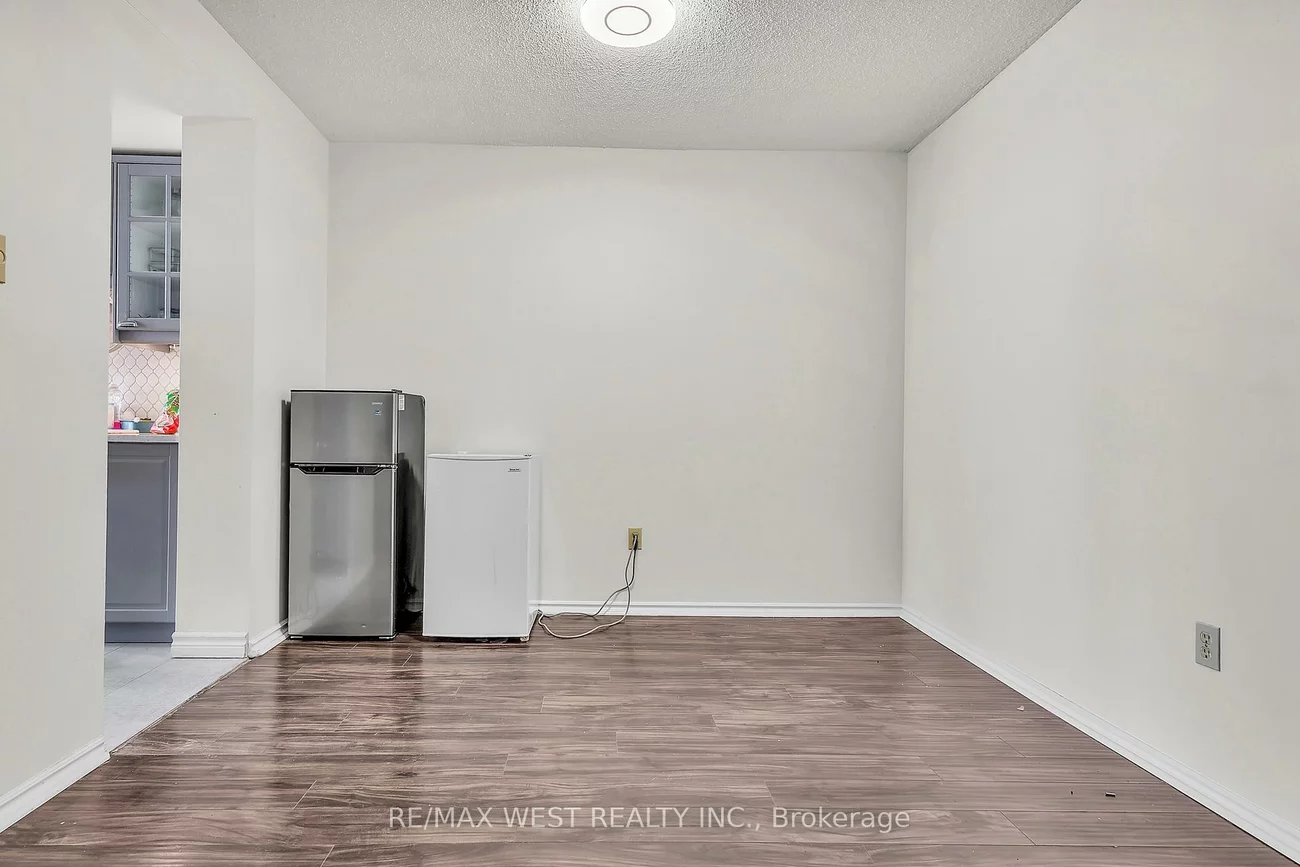 100, County Court, Fletcher's Creek South, Brampton