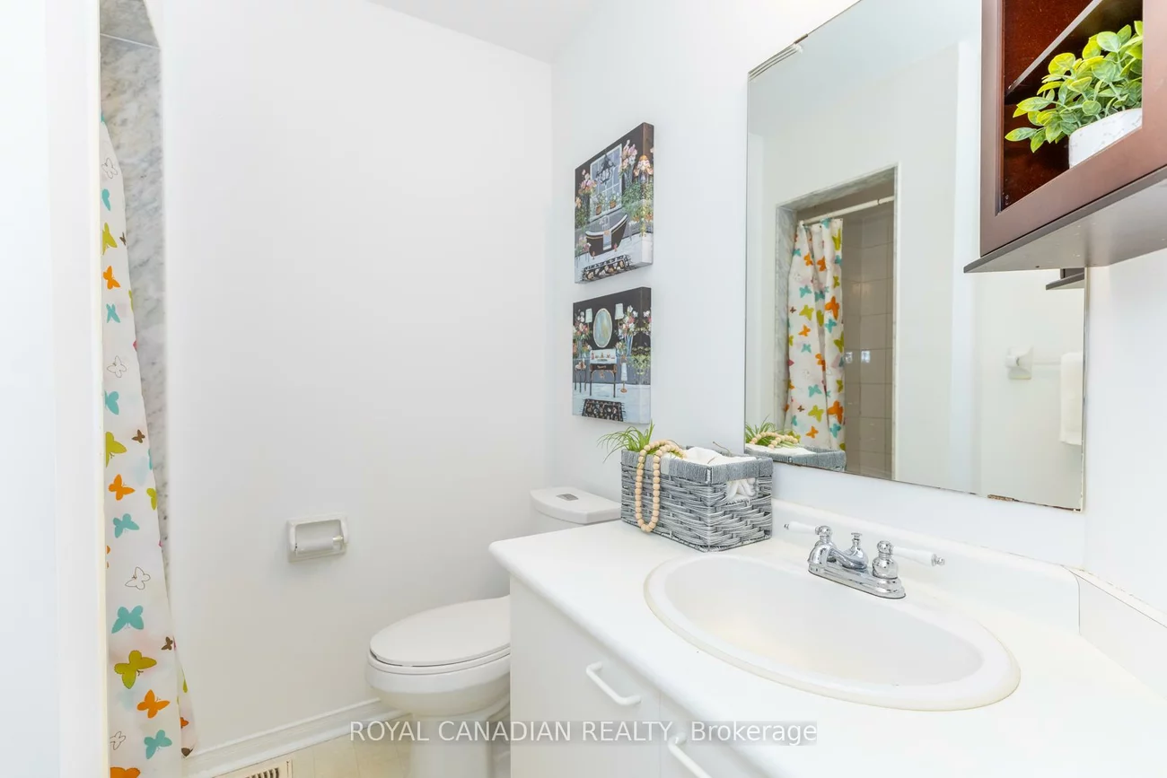 49, Goldenlight, Brampton West, Brampton