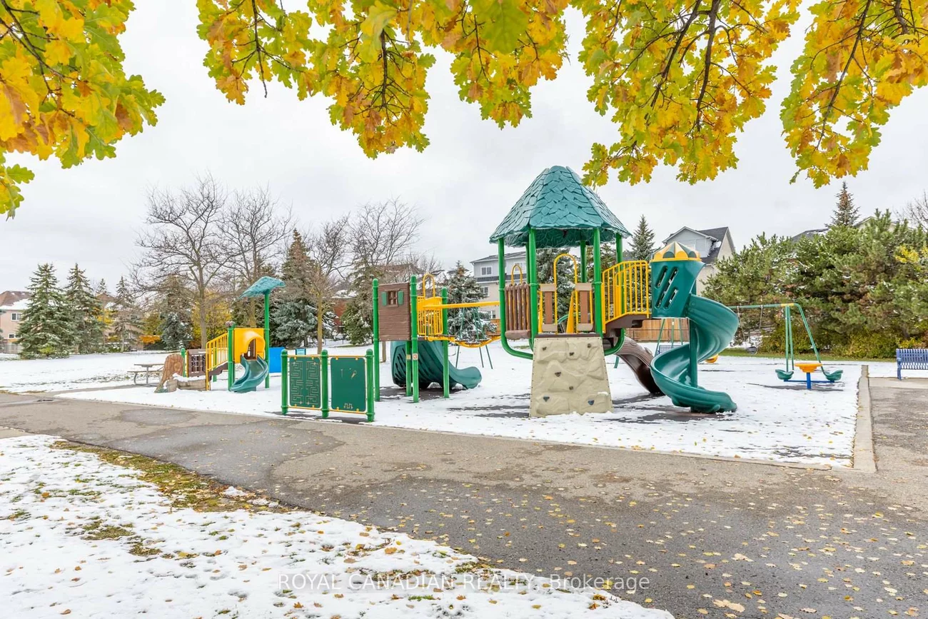 49, Goldenlight, Brampton West, Brampton