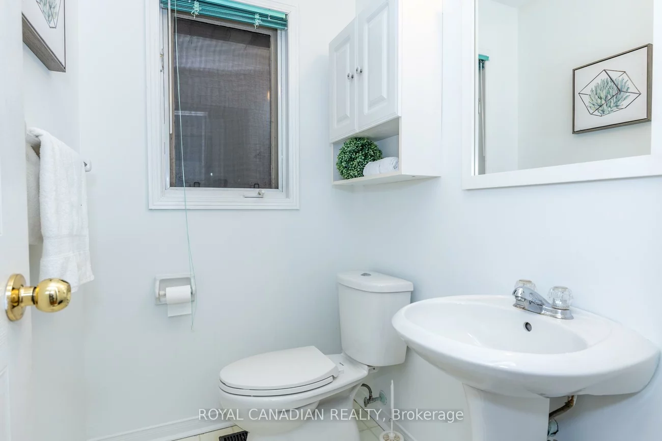 49, Goldenlight, Brampton West, Brampton