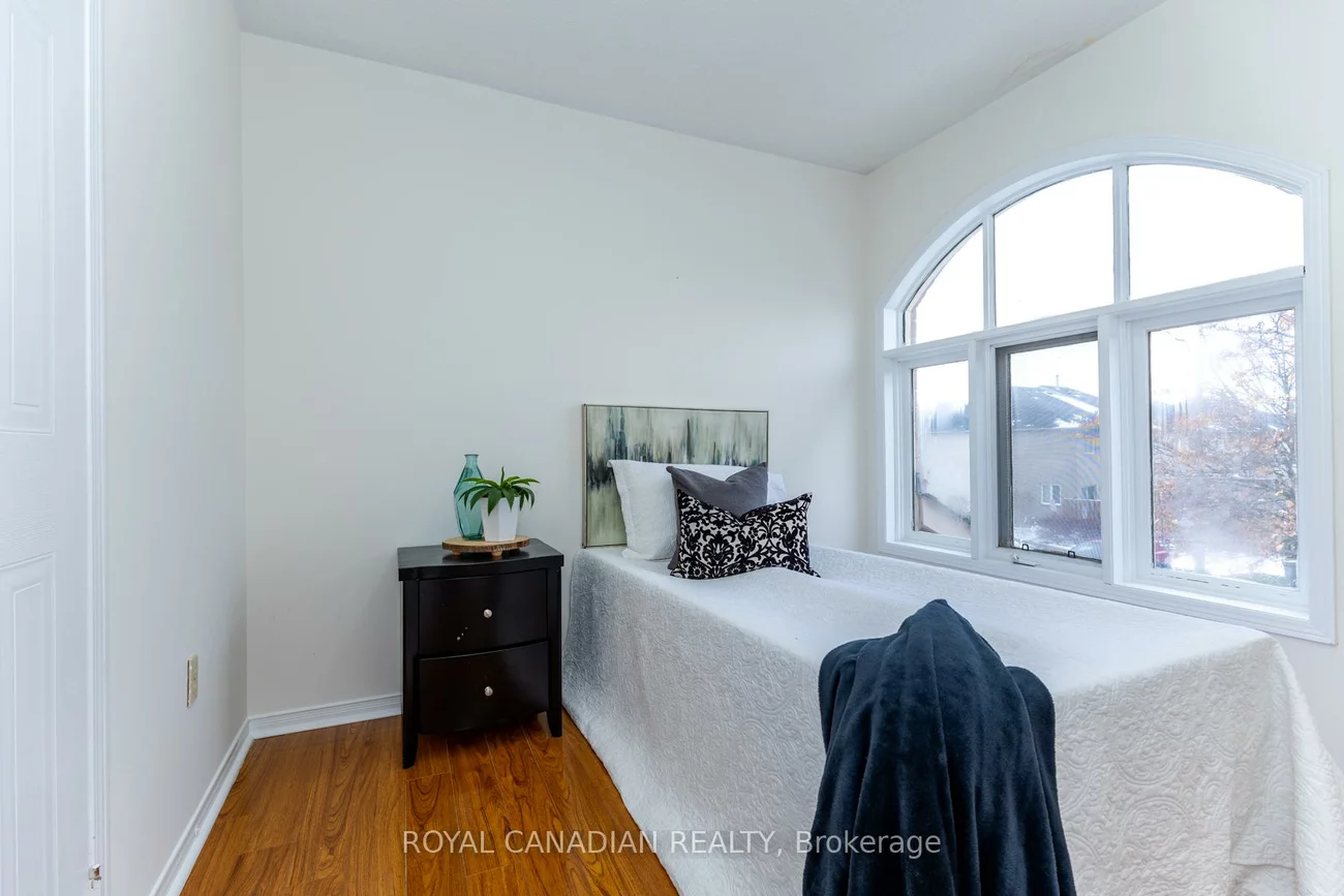 49, Goldenlight, Brampton West, Brampton