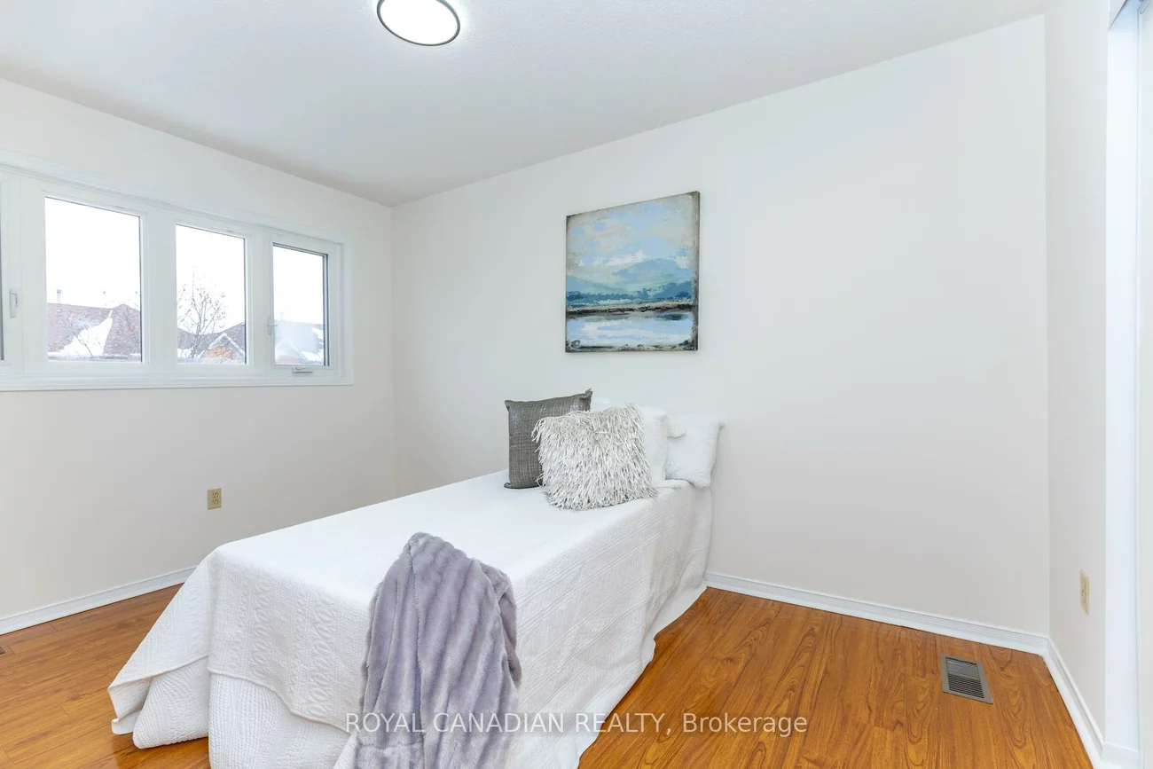 49, Goldenlight, Brampton West, Brampton