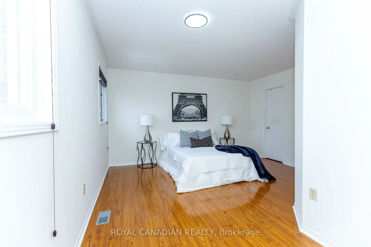 49, Goldenlight, Brampton West, Brampton