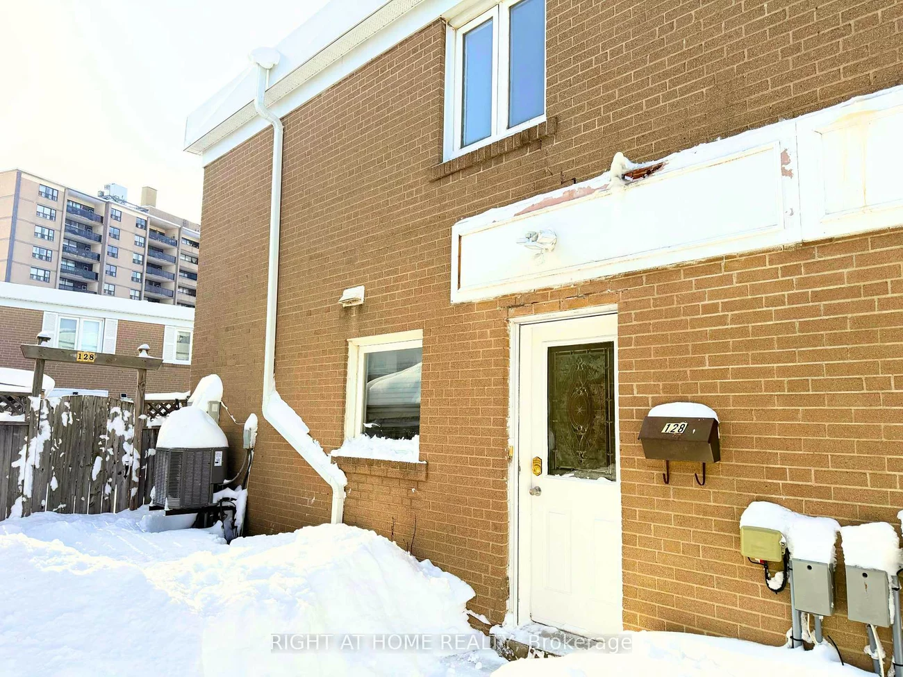 128, Townhouse, Brampton East, Brampton