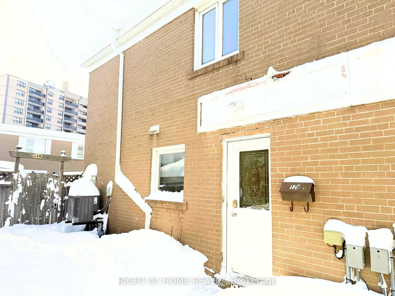 128, Townhouse, Brampton East, Brampton
