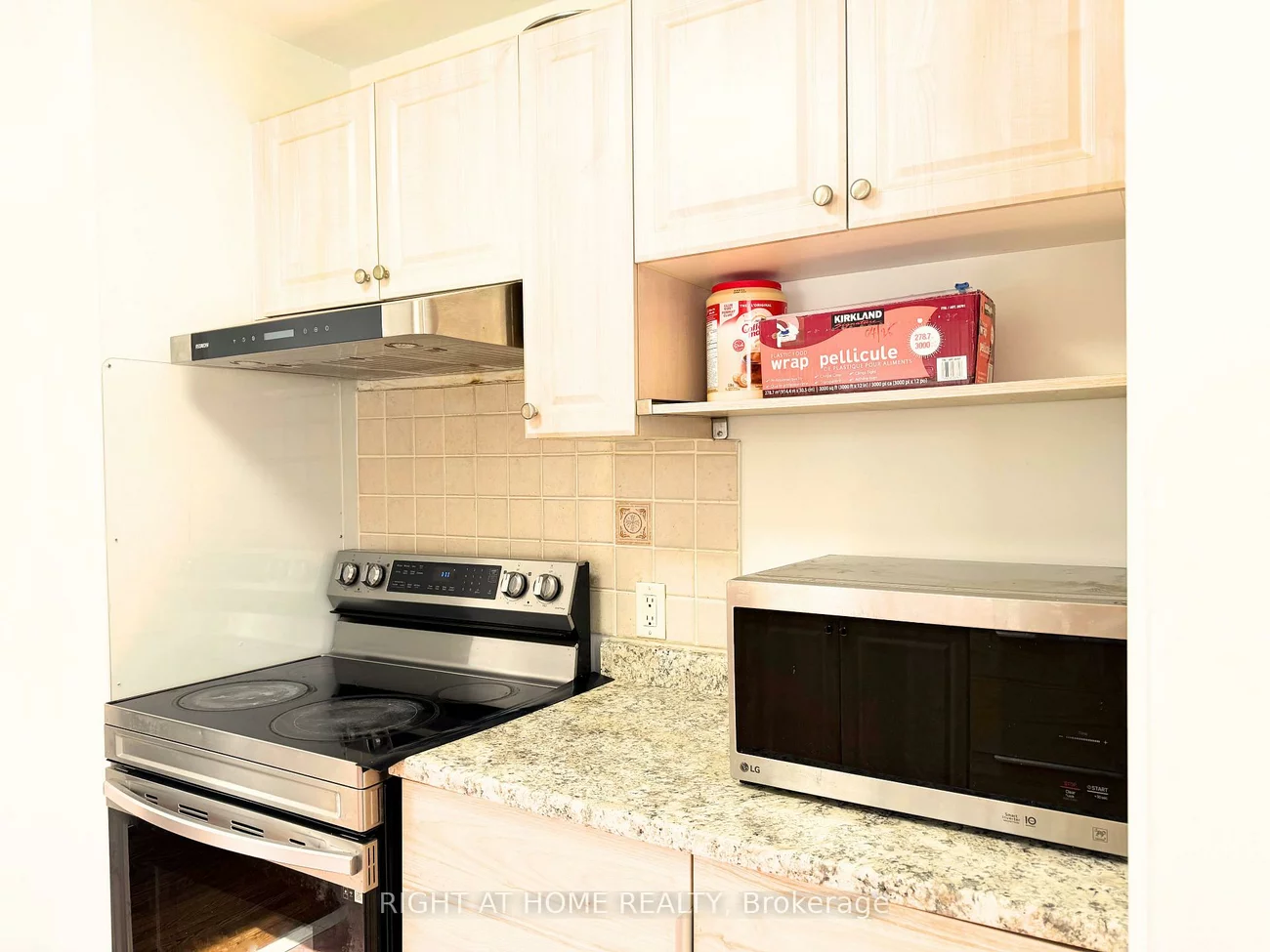 128, Townhouse, Brampton East, Brampton