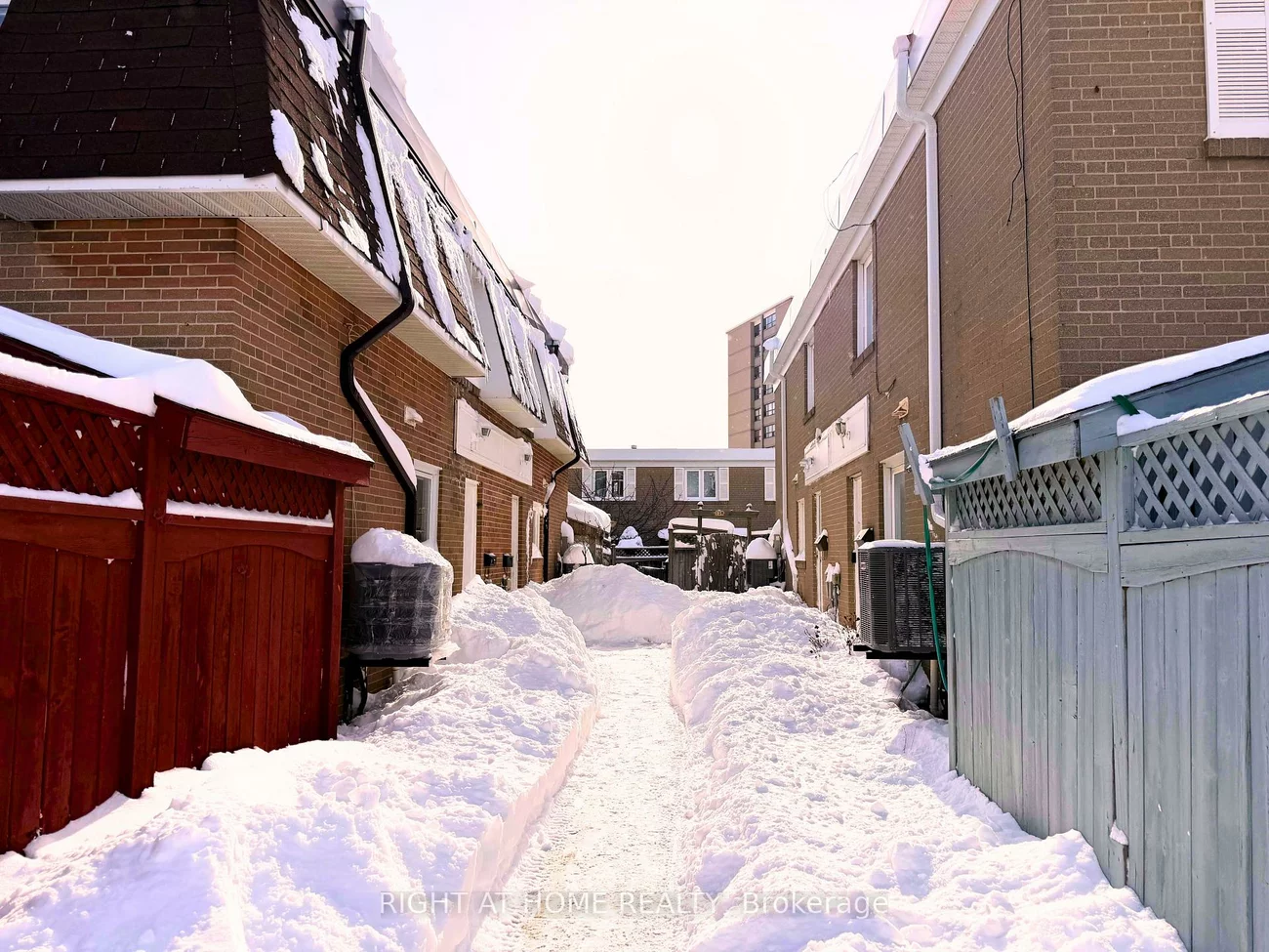 128, Townhouse, Brampton East, Brampton