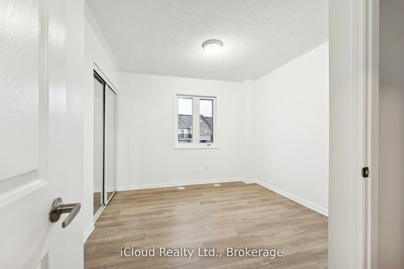 250, Sunny Meadow, Sandringham-Wellington, Brampton