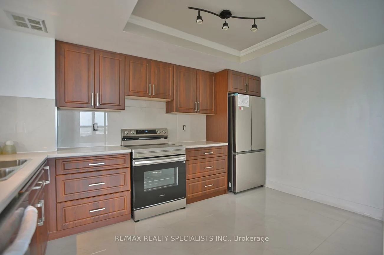 8, Lisa, Queen Street Corridor, Brampton