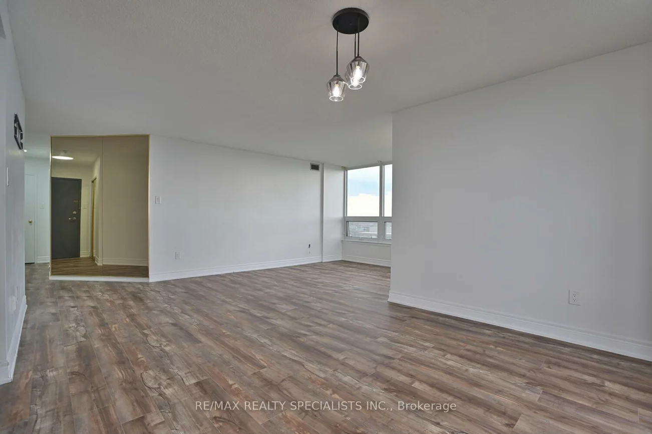 8, Lisa, Queen Street Corridor, Brampton