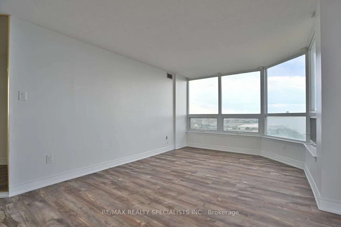 8, Lisa, Queen Street Corridor, Brampton