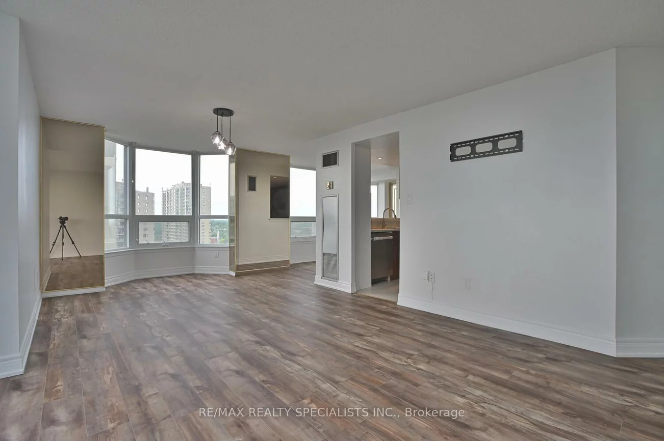 8, Lisa, Queen Street Corridor, Brampton