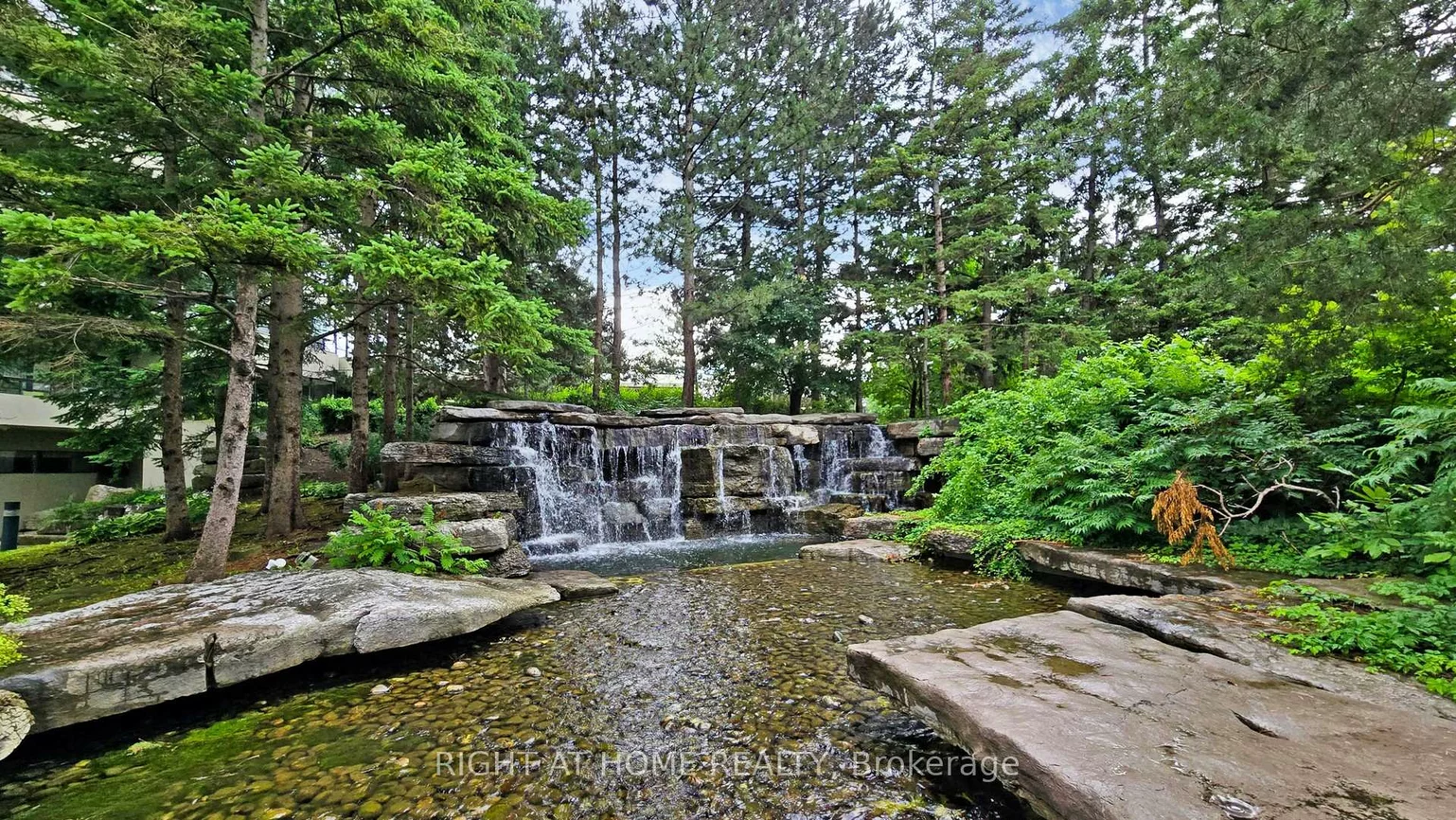 22, Hanover, Queen Street Corridor, Brampton