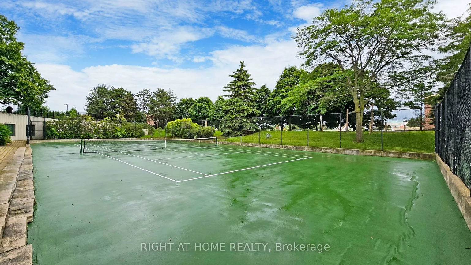 22, Hanover, Queen Street Corridor, Brampton