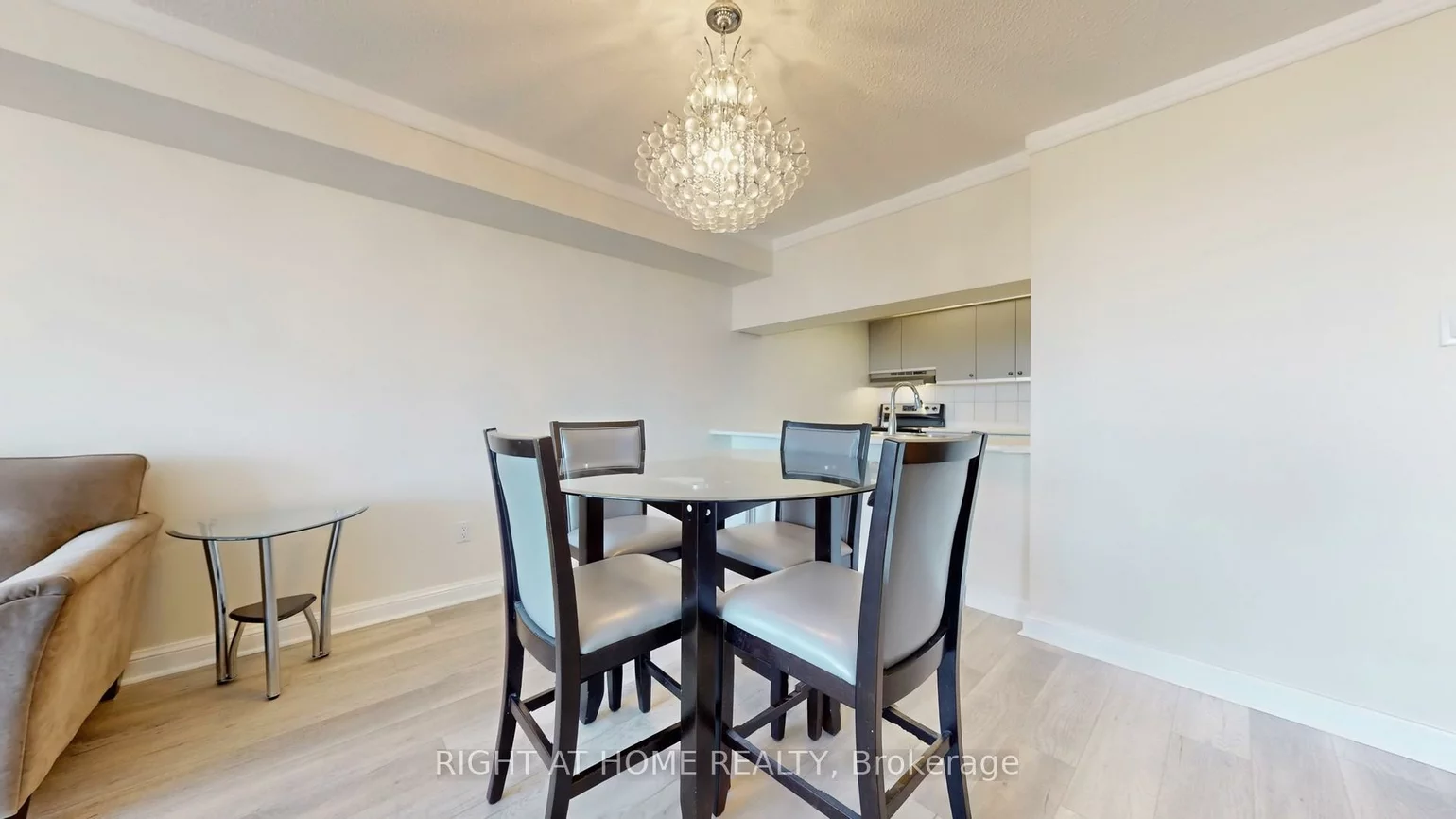 22, Hanover, Queen Street Corridor, Brampton