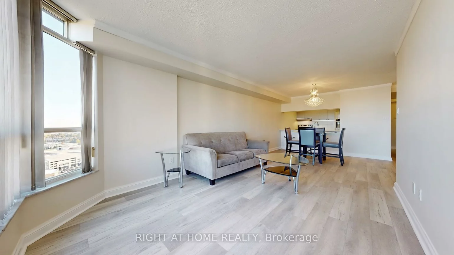 22, Hanover, Queen Street Corridor, Brampton