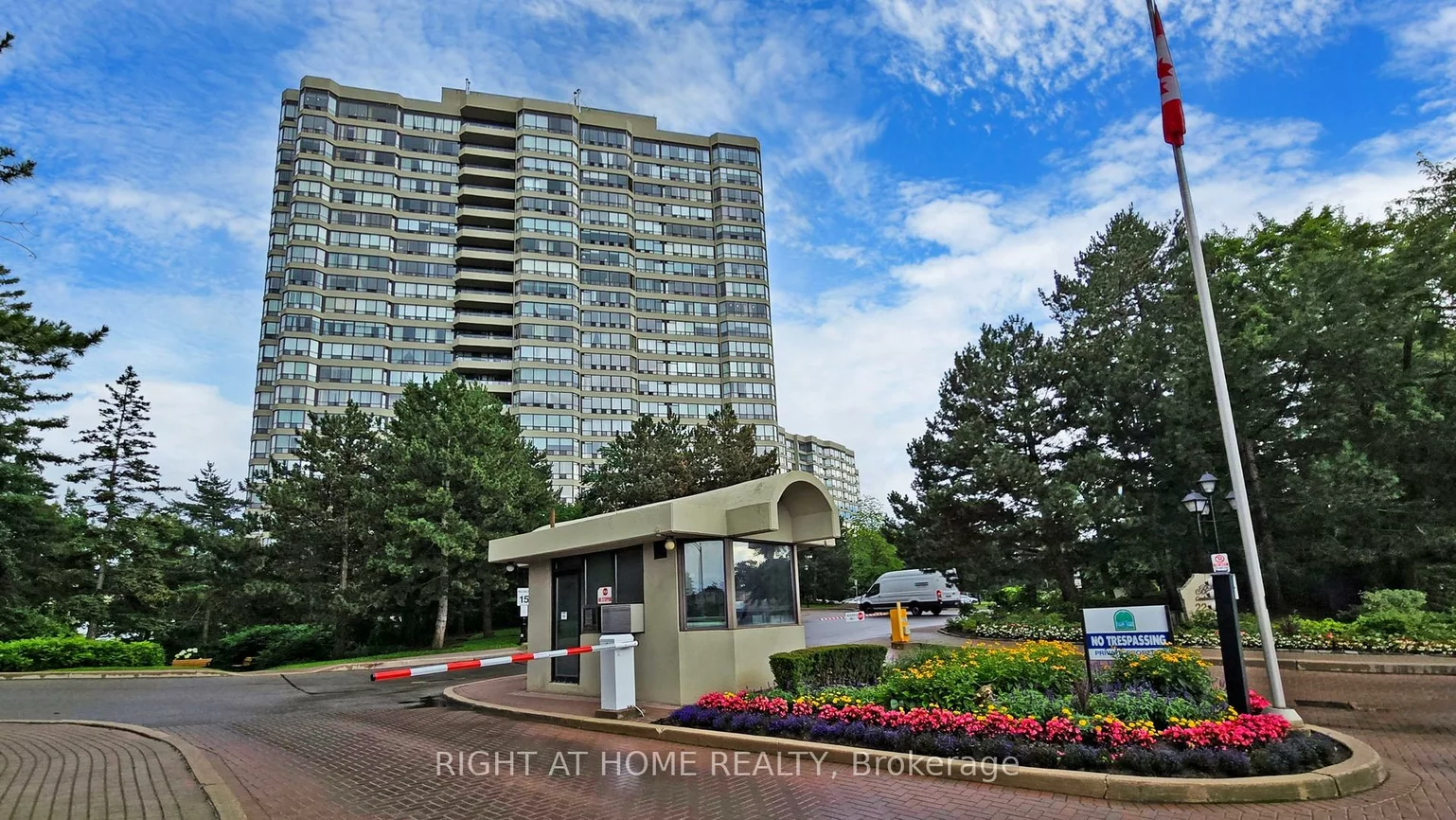 22, Hanover, Queen Street Corridor, Brampton