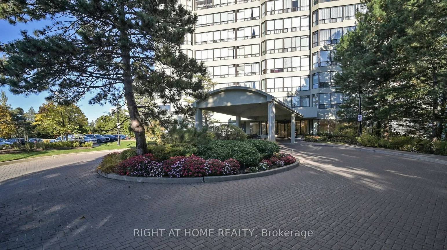 22, Hanover, Queen Street Corridor, Brampton