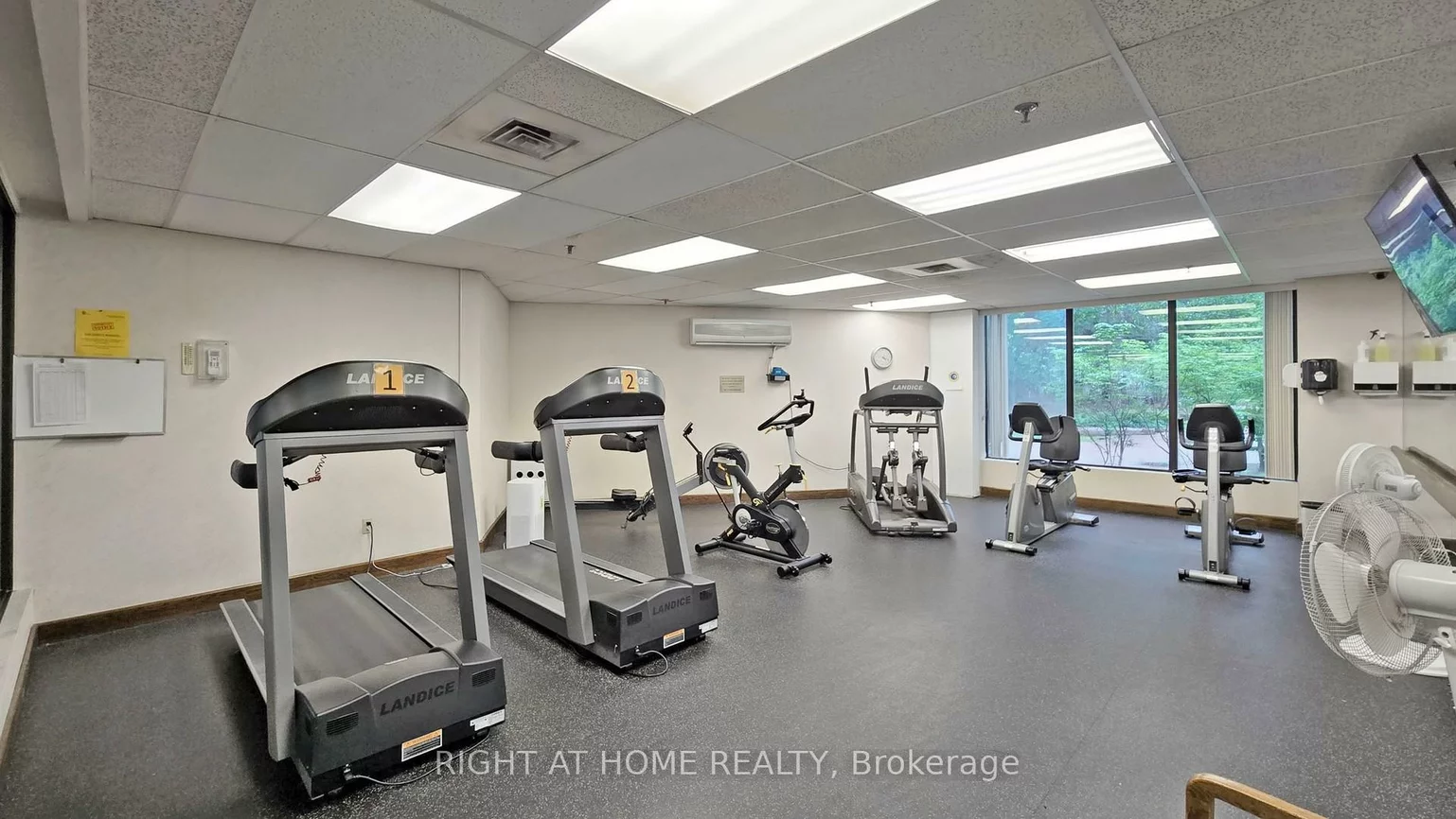 22, Hanover, Queen Street Corridor, Brampton