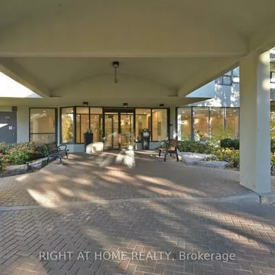 22, Hanover, Queen Street Corridor, Brampton