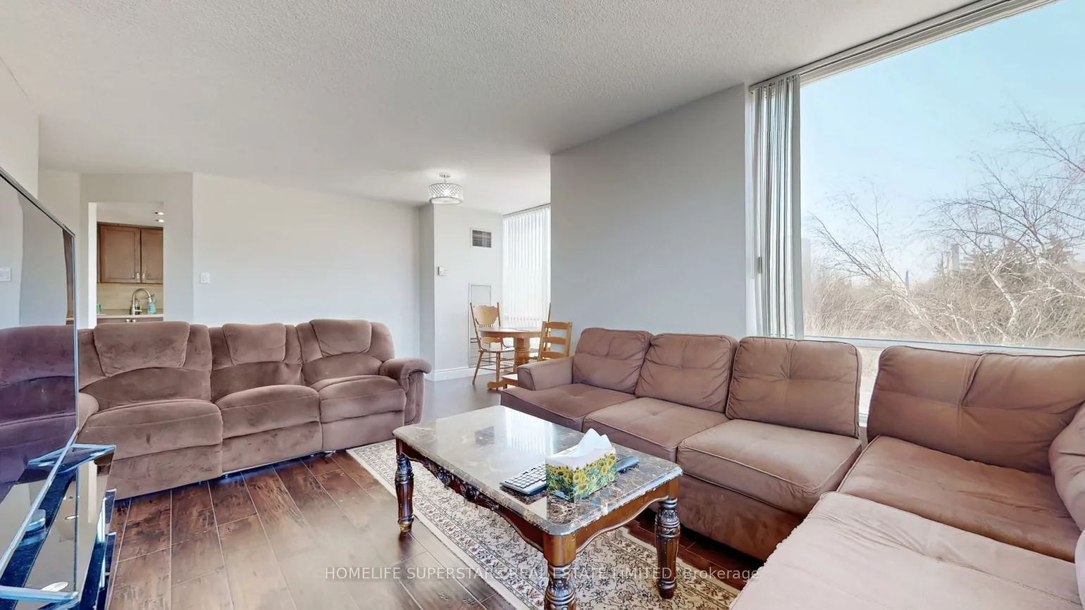 26, Hanover, Queen Street Corridor, Brampton