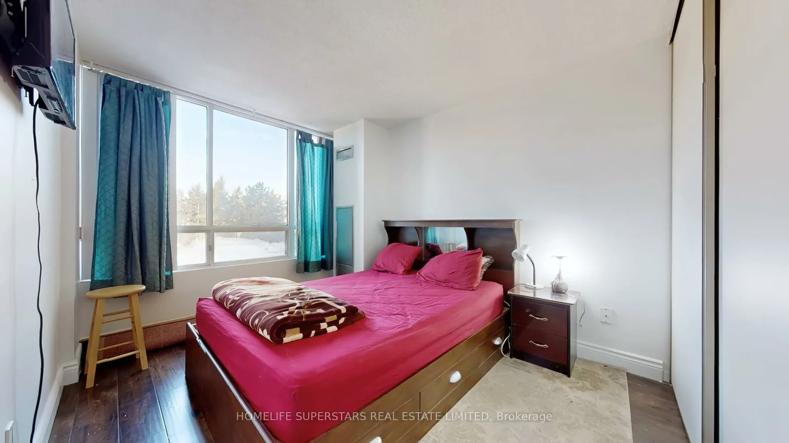 26, Hanover, Queen Street Corridor, Brampton