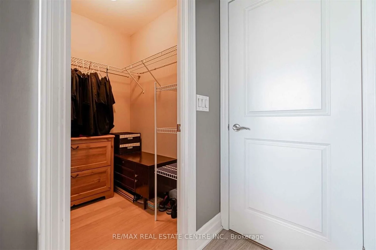 100, John, Downtown Brampton, Brampton