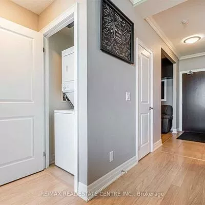 100, John, Downtown Brampton, Brampton