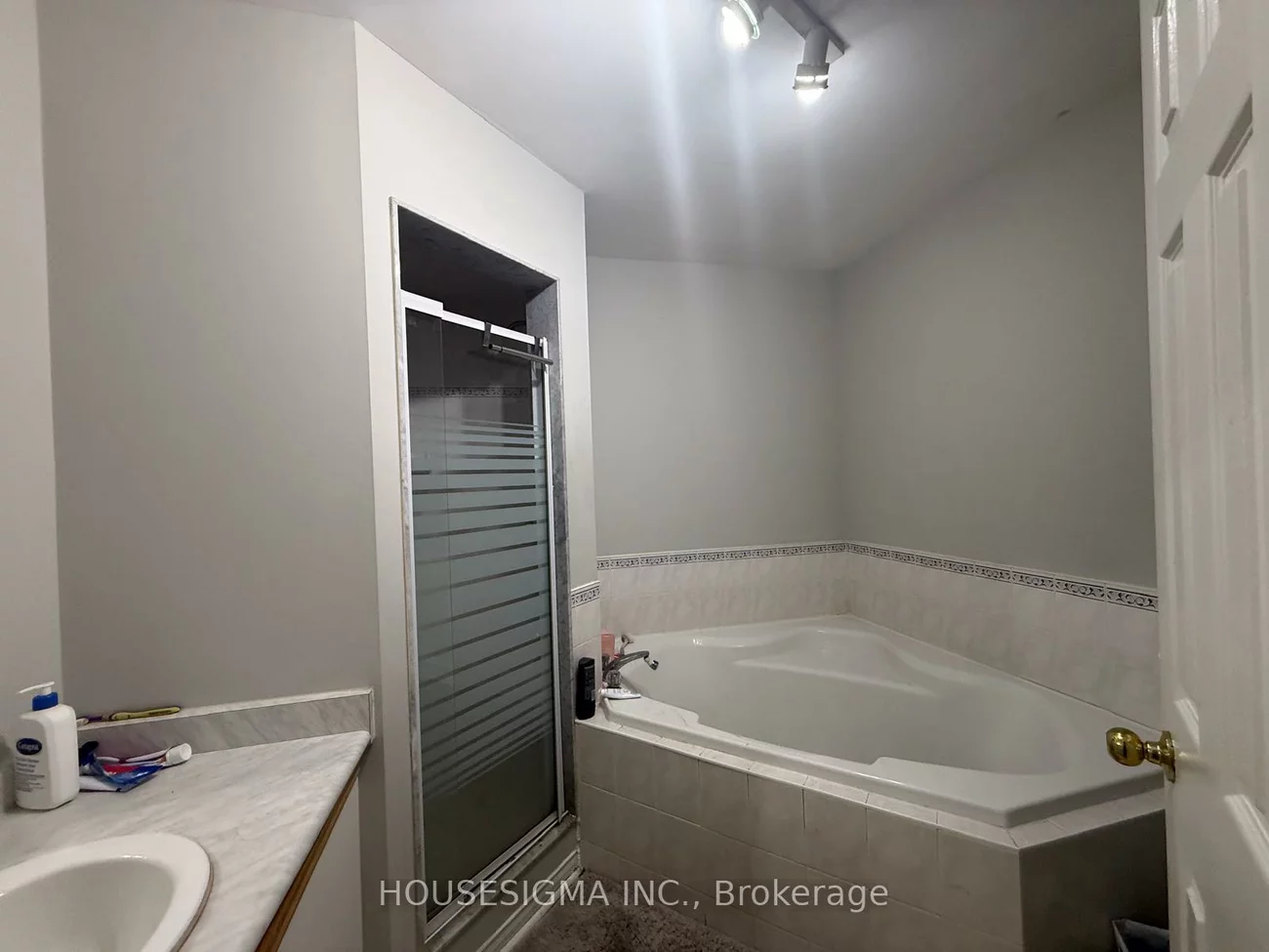 3, Sinclair, Brampton West, Brampton