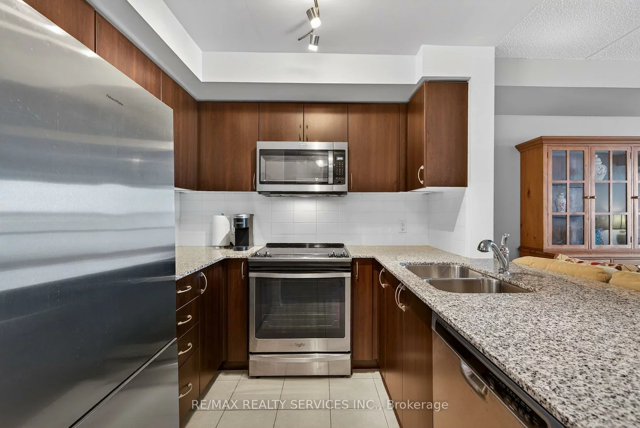 50, Via Rosedale, Sandringham-Wellington, Brampton