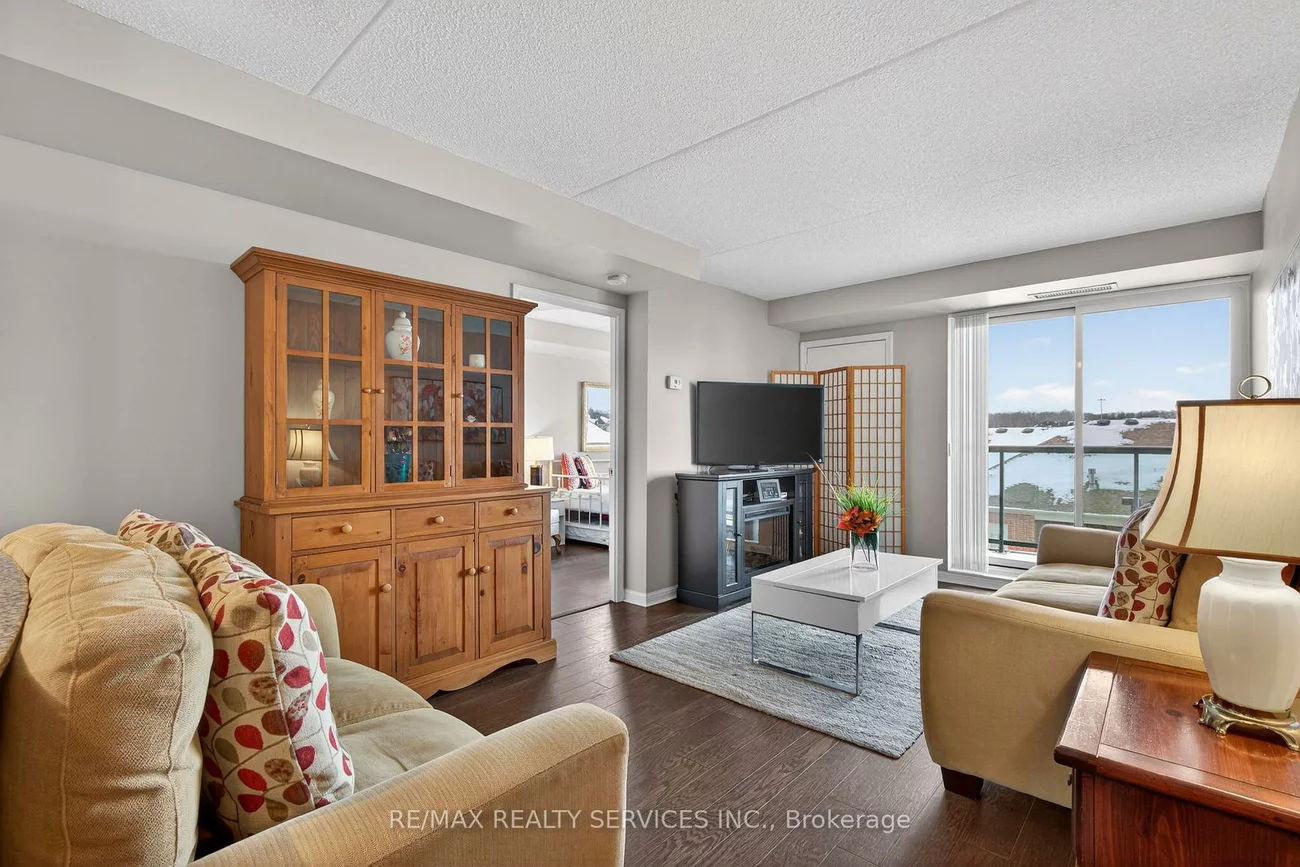 50, Via Rosedale, Sandringham-Wellington, Brampton