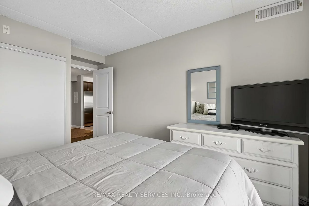 50, Via Rosedale, Sandringham-Wellington, Brampton