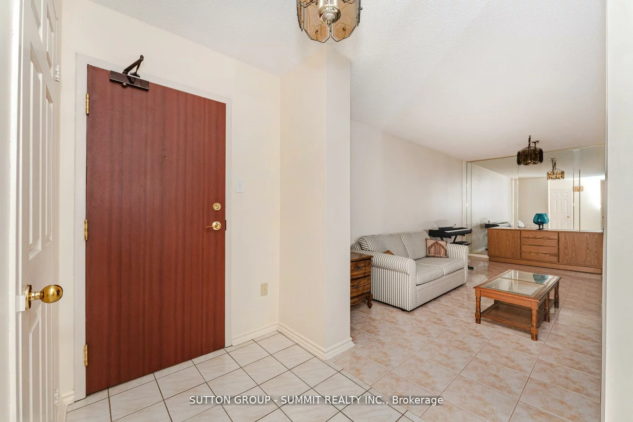 100, County Court, Fletcher's Creek South, Brampton