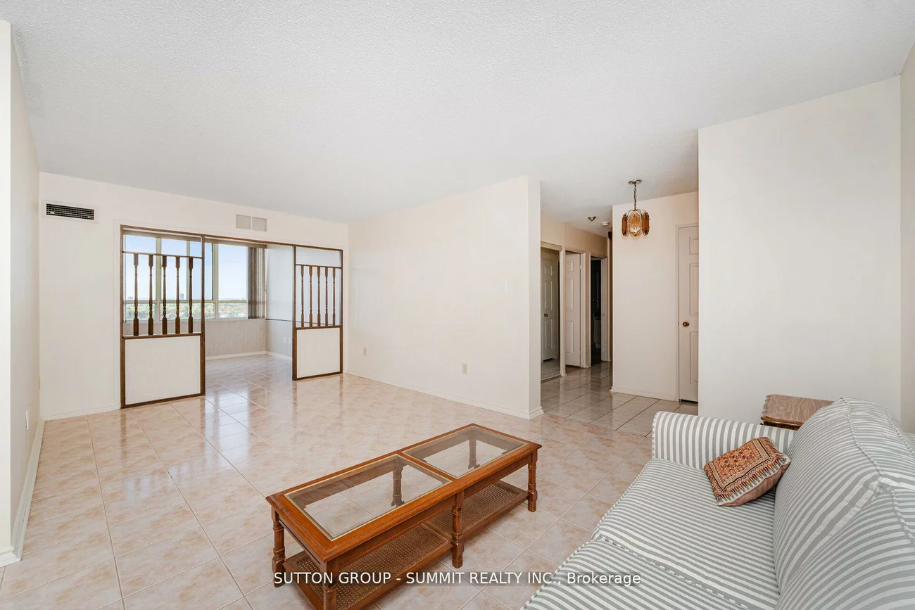 100, County Court, Fletcher's Creek South, Brampton