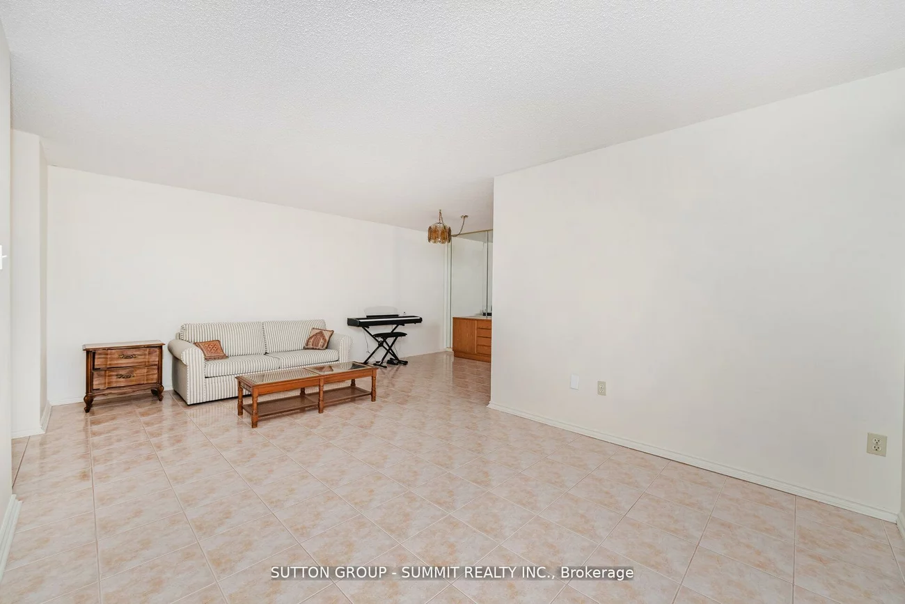 100, County Court, Fletcher's Creek South, Brampton