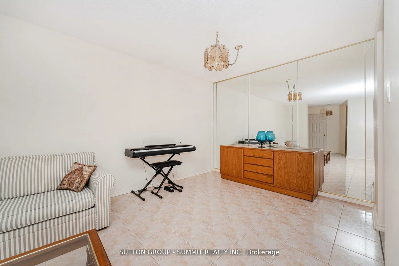 100, County Court, Fletcher's Creek South, Brampton