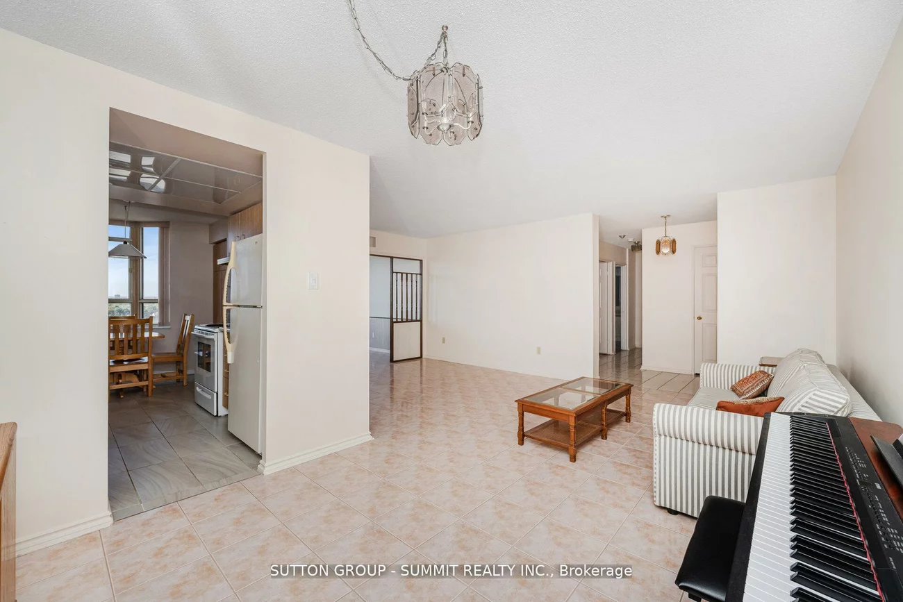 100, County Court, Fletcher's Creek South, Brampton