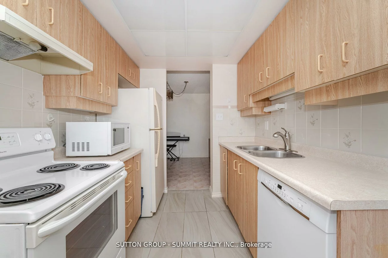 100, County Court, Fletcher's Creek South, Brampton