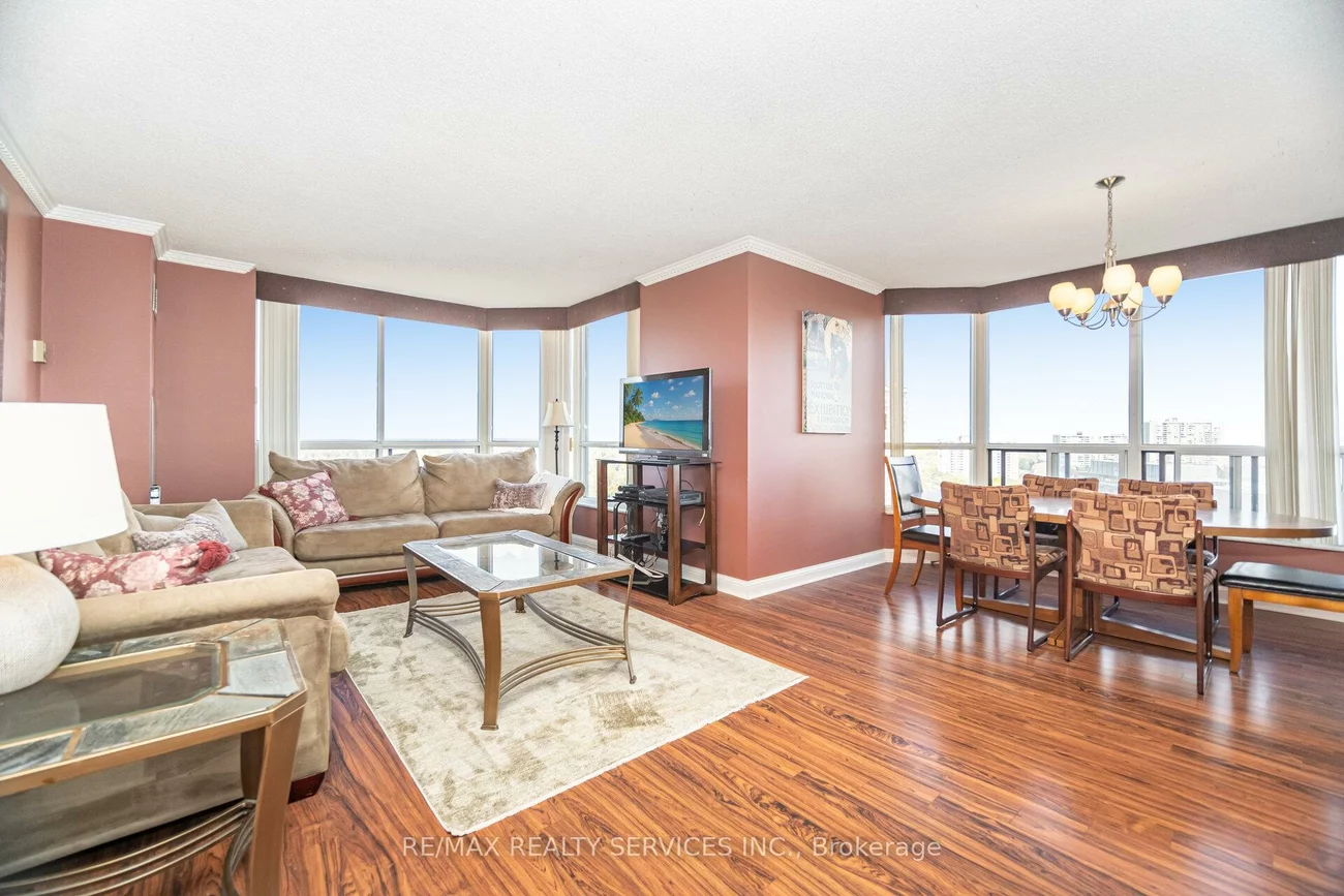 22, Hanover, Queen Street Corridor, Brampton