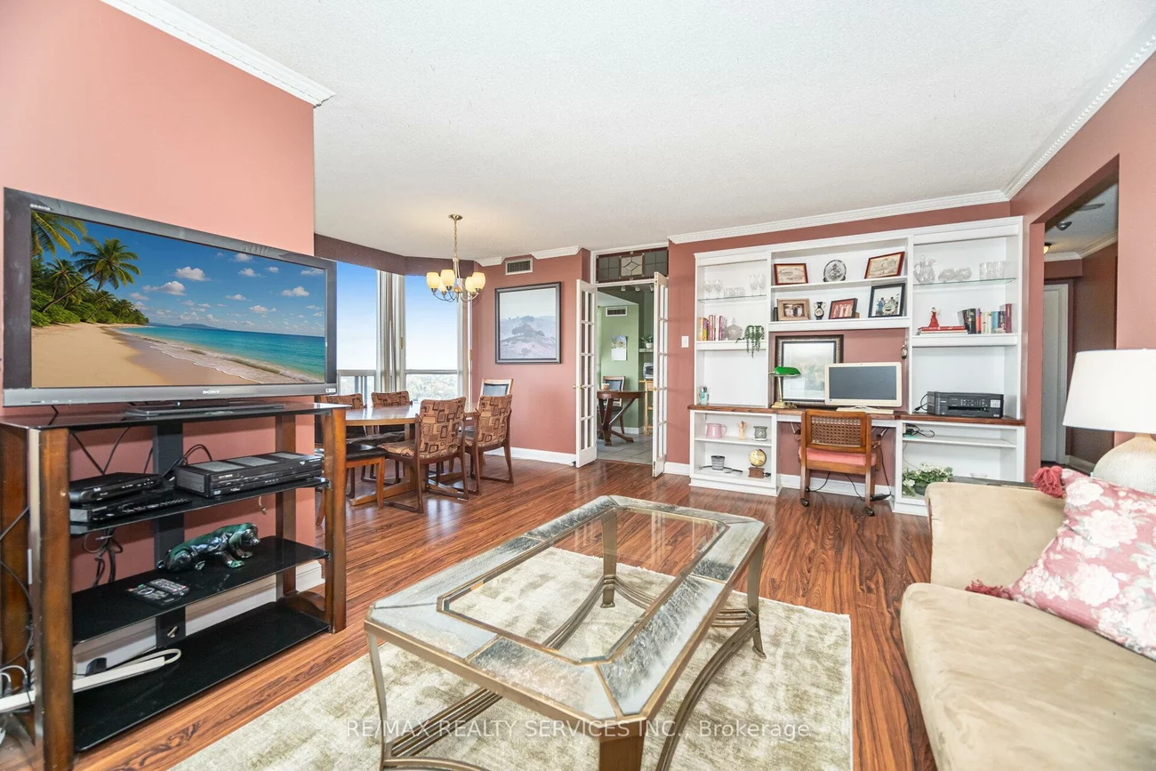 22, Hanover, Queen Street Corridor, Brampton